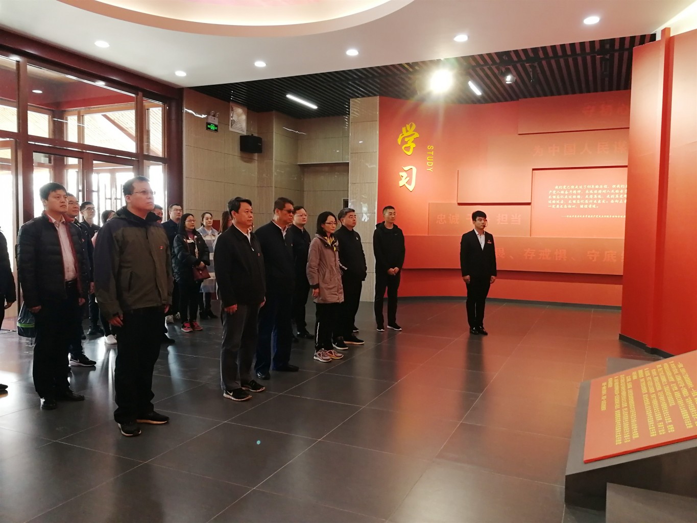 公司組織黨員干部到原山艱苦創業教育基地開展黨性鍛煉活動