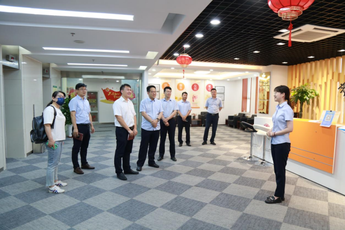山東征信董事長(zhǎng)曹年更一行來(lái)公司座談交流工作